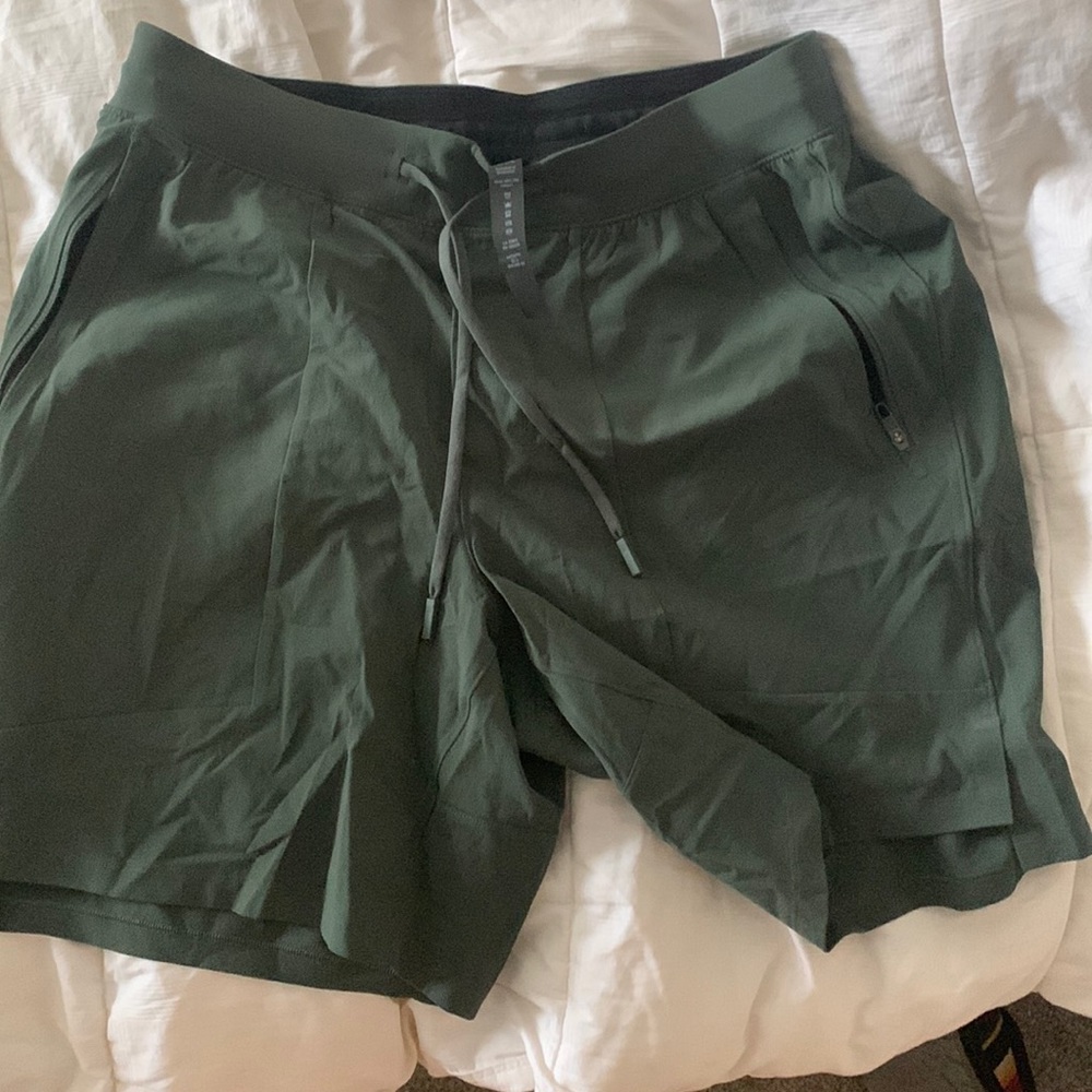 Lululemon license to train short